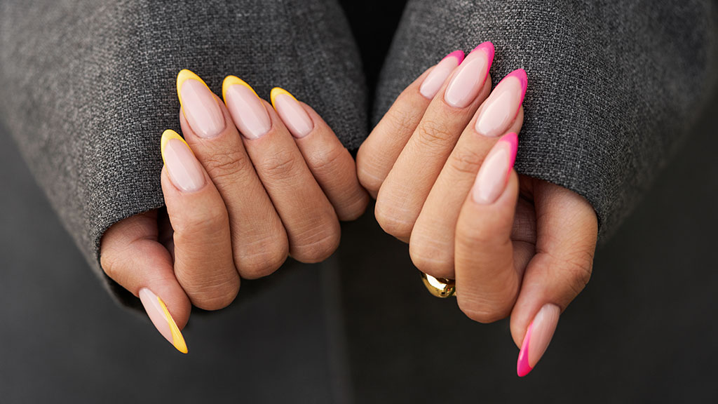 Claresa Reverse French Manicure – elegant natural nails with nude and white gel polish