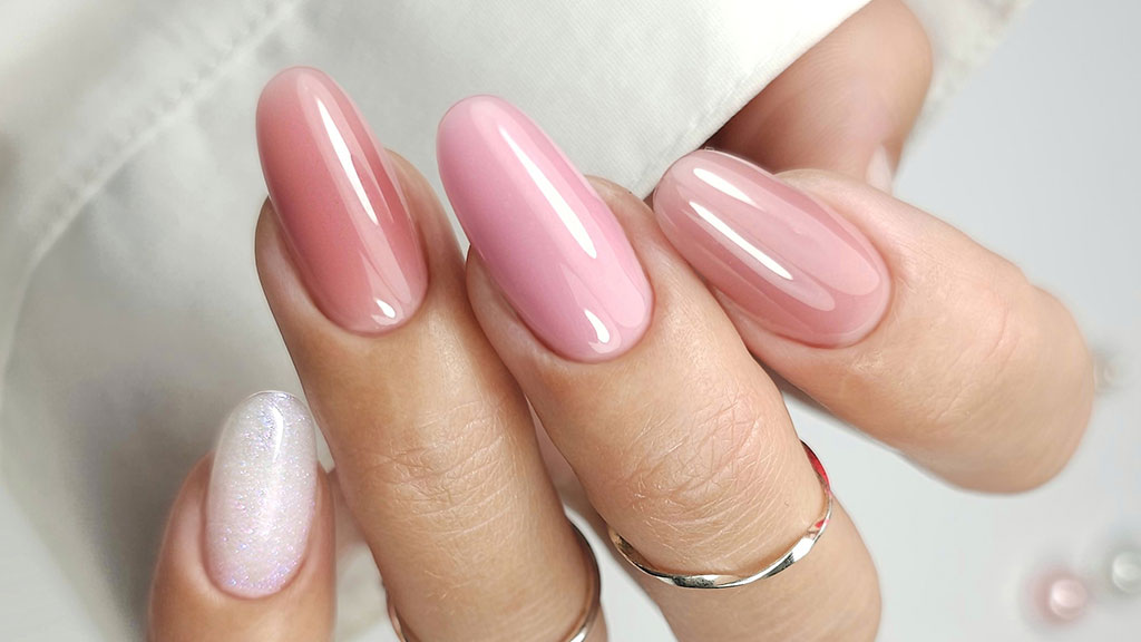 Claresa Easy Gel in the bottle