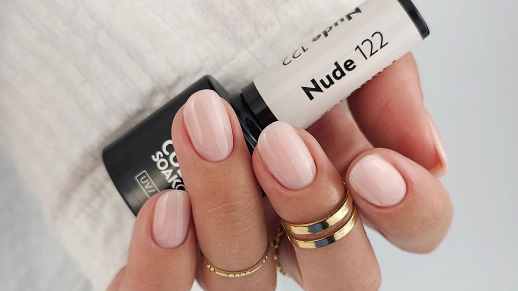 Classic wedding nails with gel nail polishes