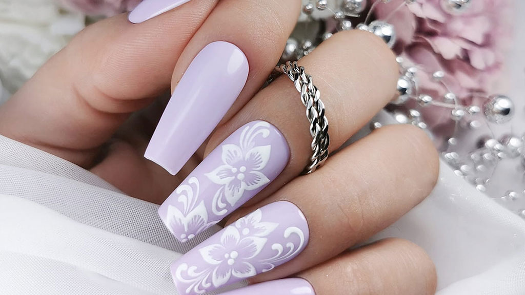 Pastel lilac gel nails inspired by spring nail trends