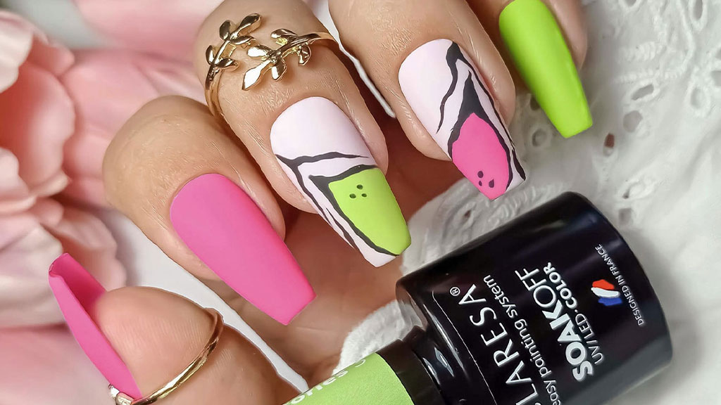 Green gel nails in a modern manicure trend.