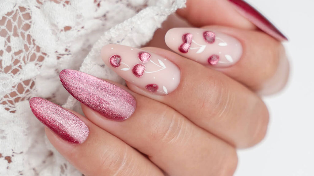 Claresa glitter gel polish manicure with sparkling nails in trendy shimmering shades.