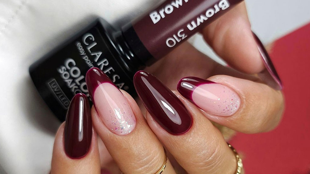Elegant brown gel nail manicure featuring rich chocolate and mocha shades with a glossy finish, perfect for autumn-inspired nail designs.